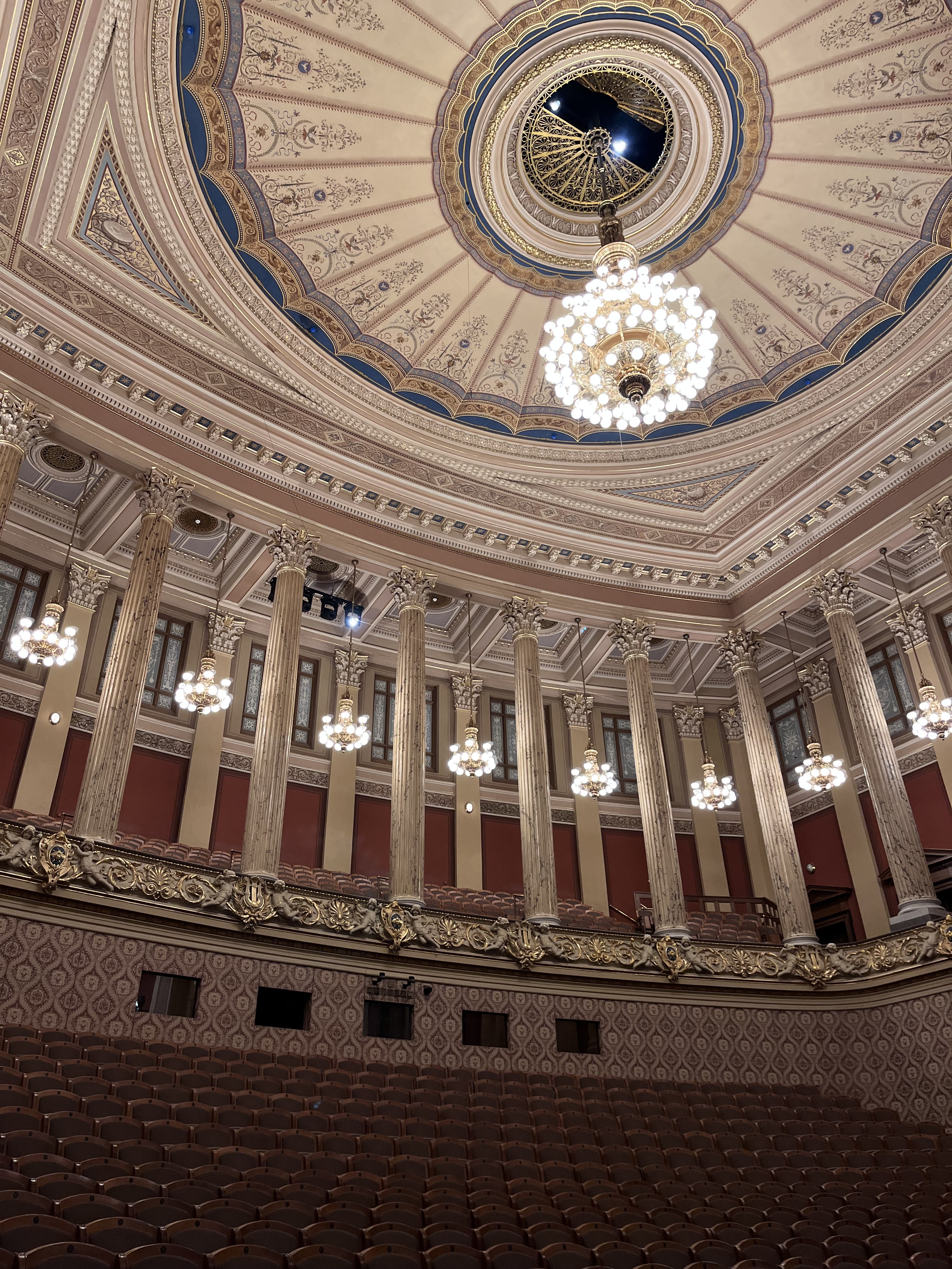 Rudolfinum, Dvořákova síň, interiér